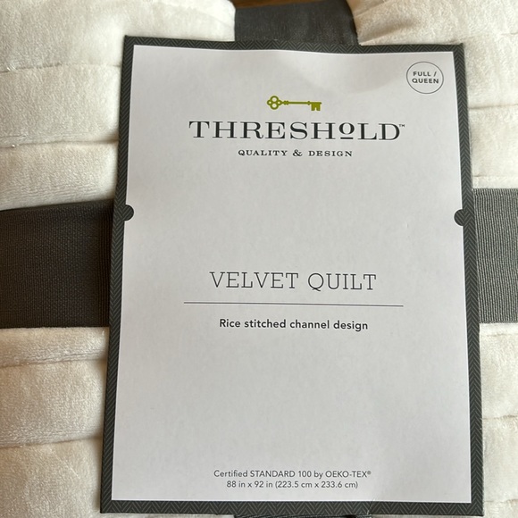 NWT  Full /QueenChannel Stitch Velvet Quilt Cream
- Threshold - Picture 7 of 9